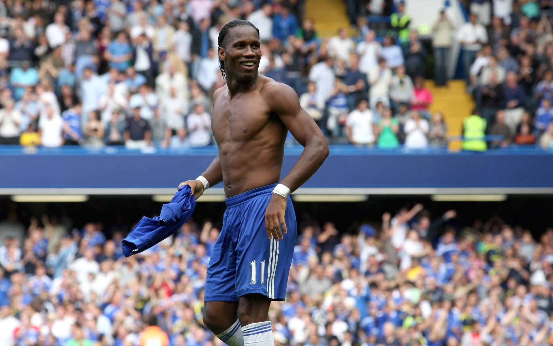 欧冠决赛惊现跨次元对决?老鹰轻取广厦,这球到底该怎么看!