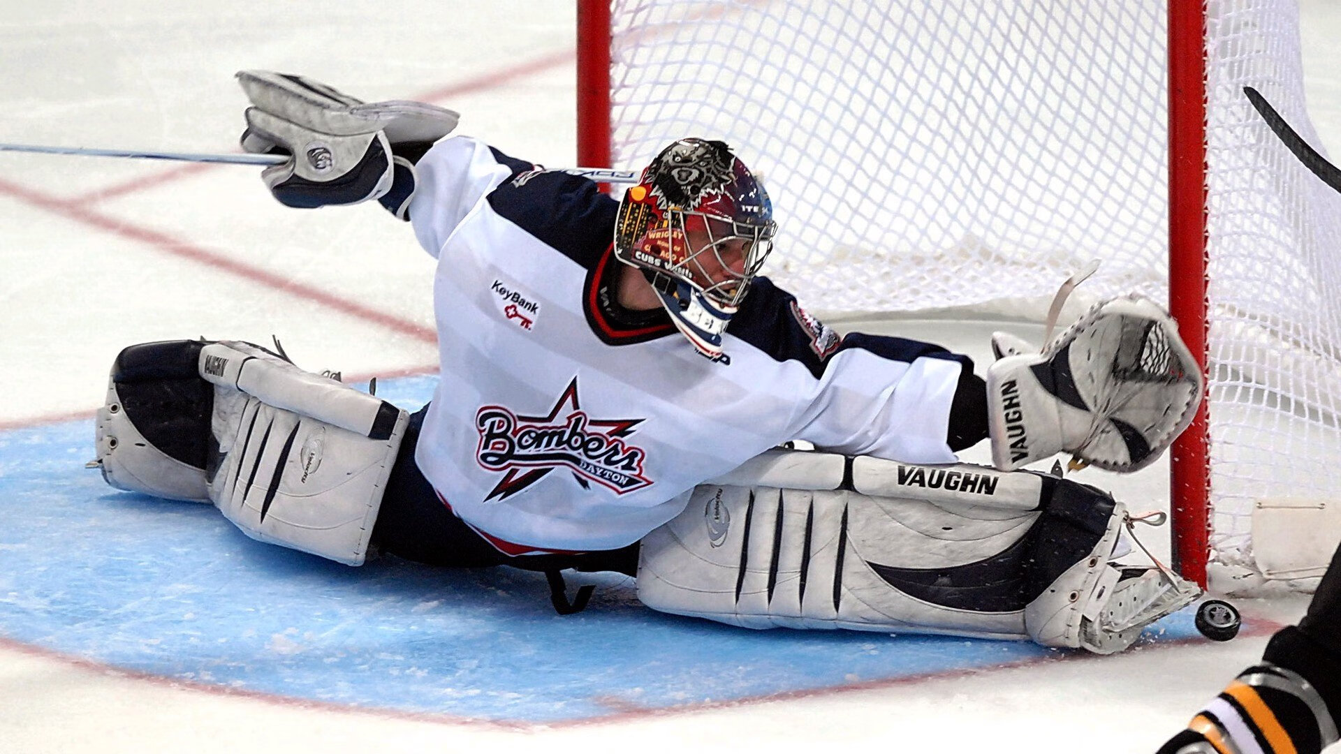 欧冠淘汰赛之夜，他如浓眉般全程高能输出，用汗水点亮绿茵传奇