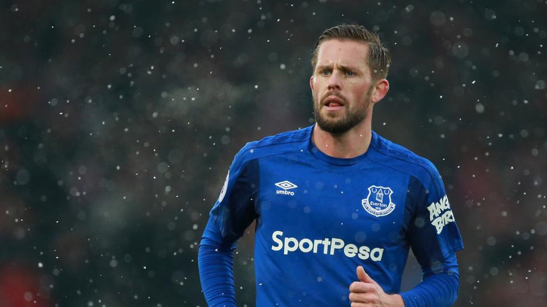 熊猫直播APP-梅西用慢节奏征服快时代，勒沃库森如何用整体绞杀天才？