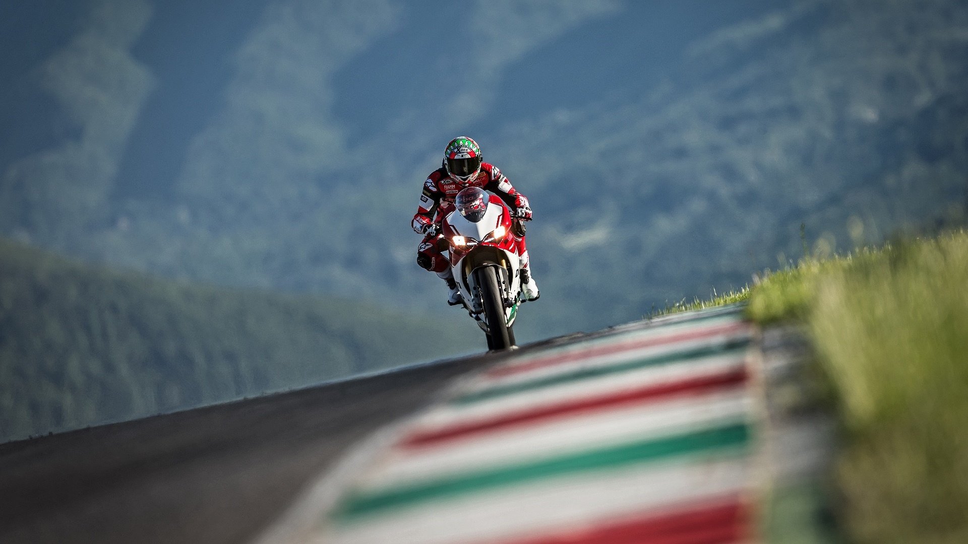 世界杯2026-冰冷的赛道，是他的另一个战场